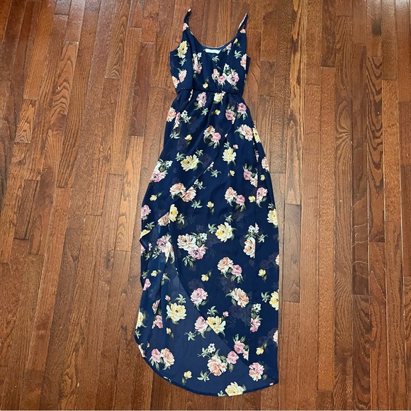 Lulu’s LUSH navy floral maxi dress - Picture 3 of 11